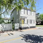Savannah Canvas Cottage Off St Parking