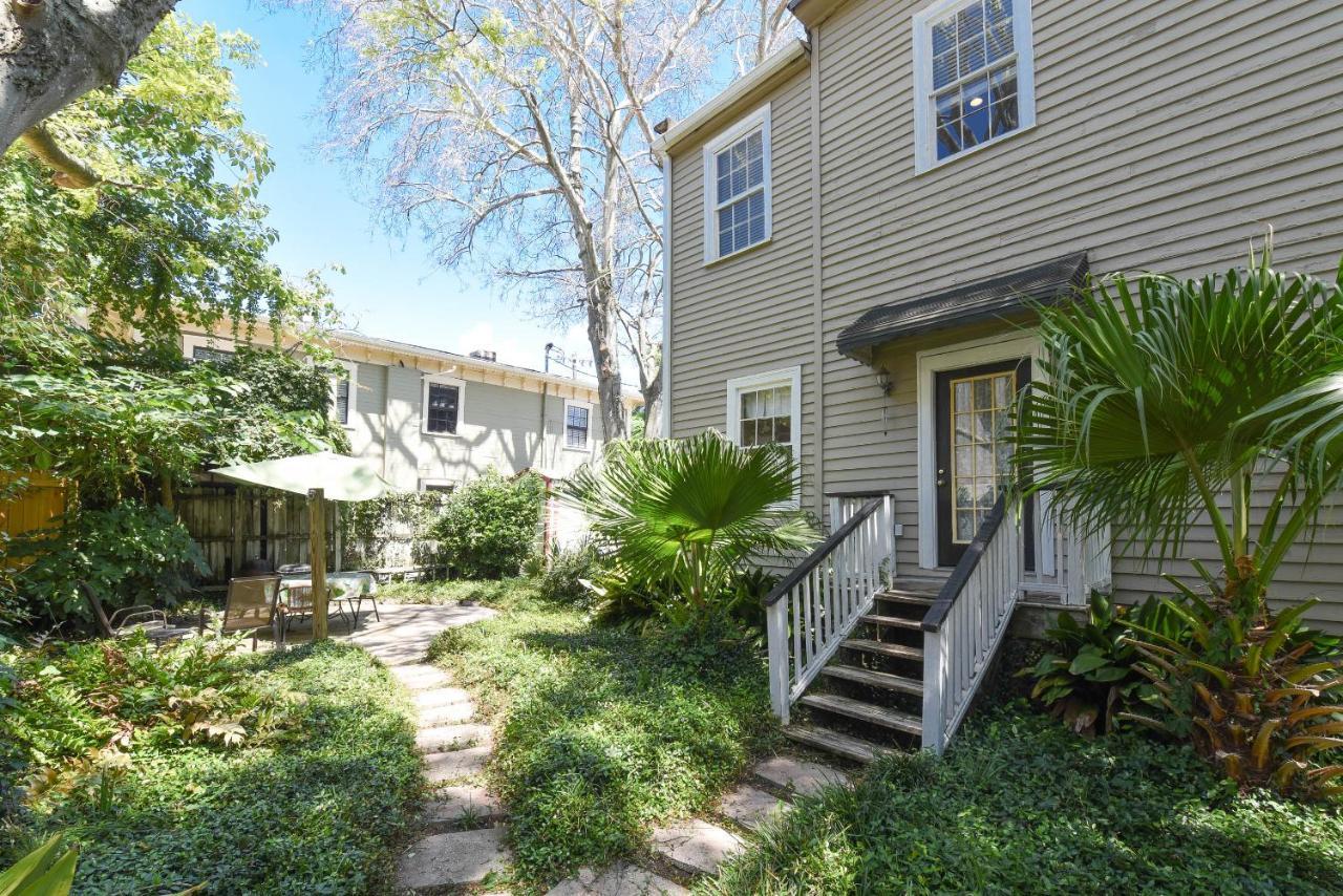 Savannah Canvas Cottage Off St Parking