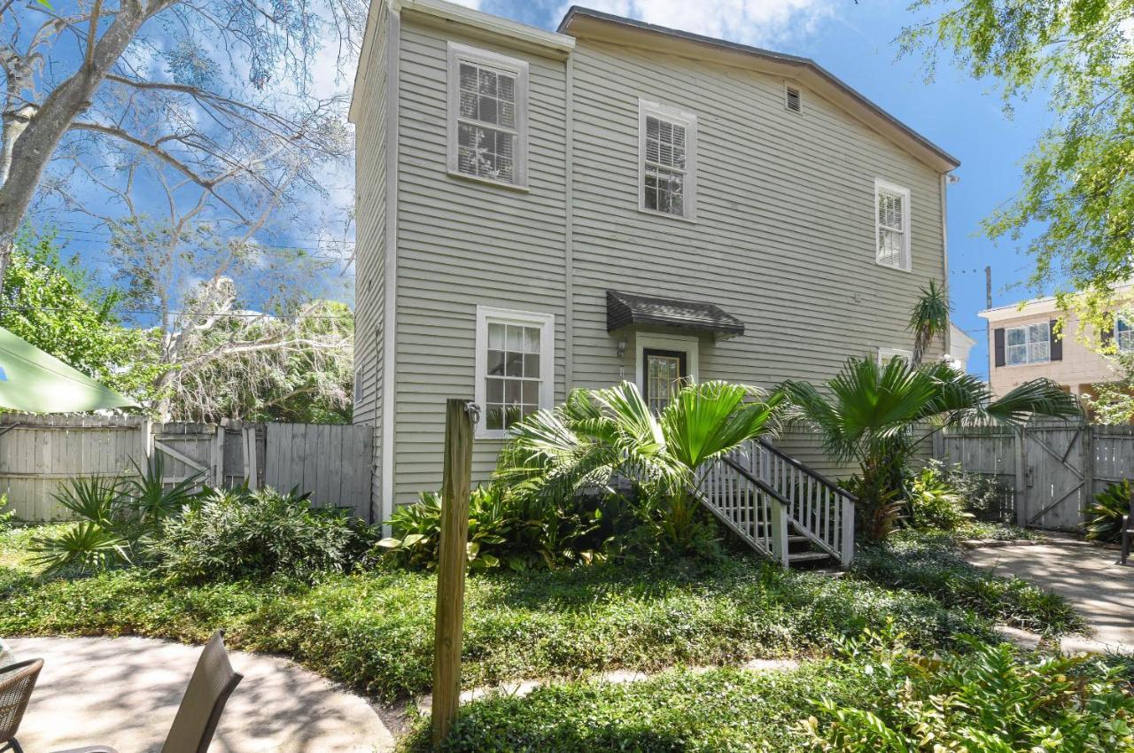 Apartment Savannah Canvas Cottage Off St Parking